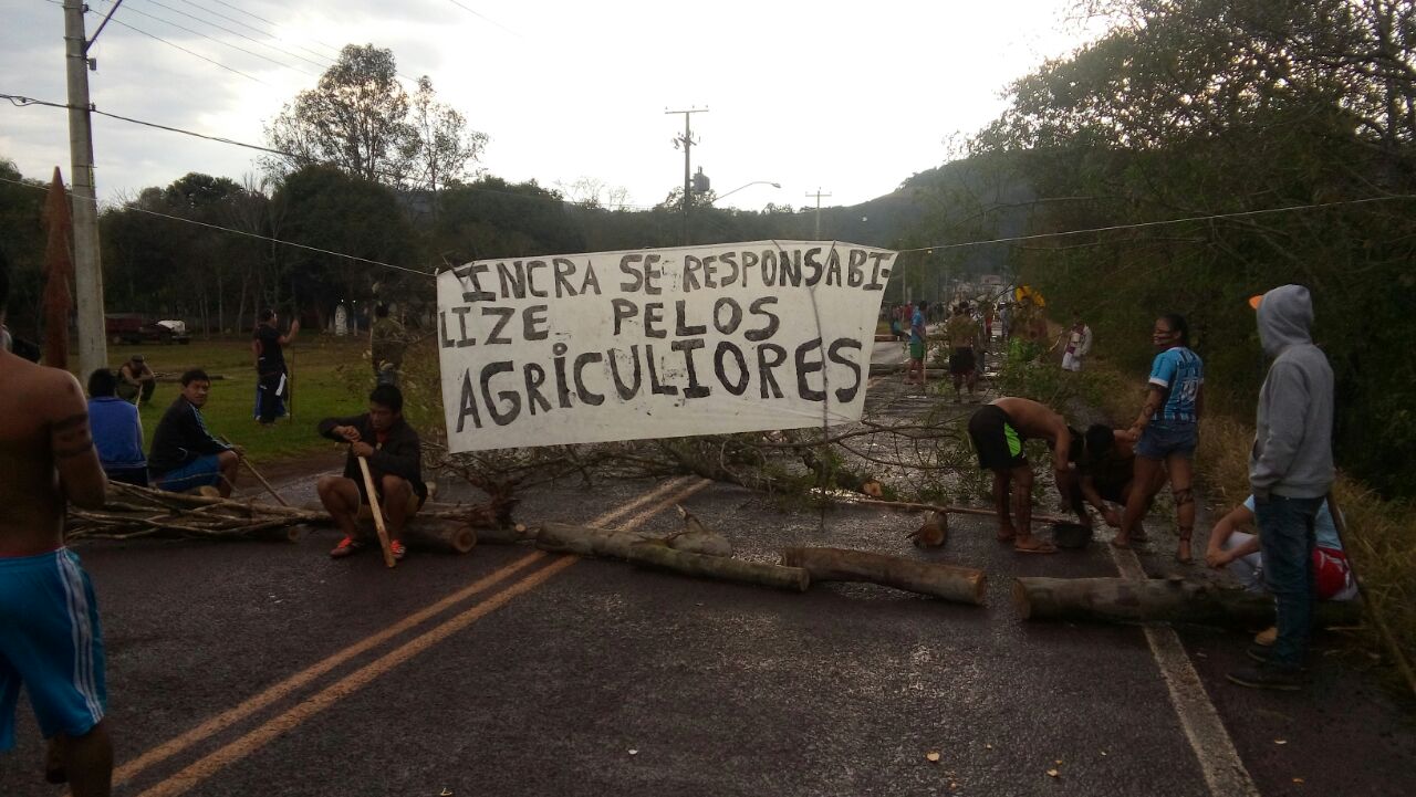 Manifestação dos Kaingang da TI Rio dos Índios (RS), que, confinados, e aguardam regularização territorial há 30 anos