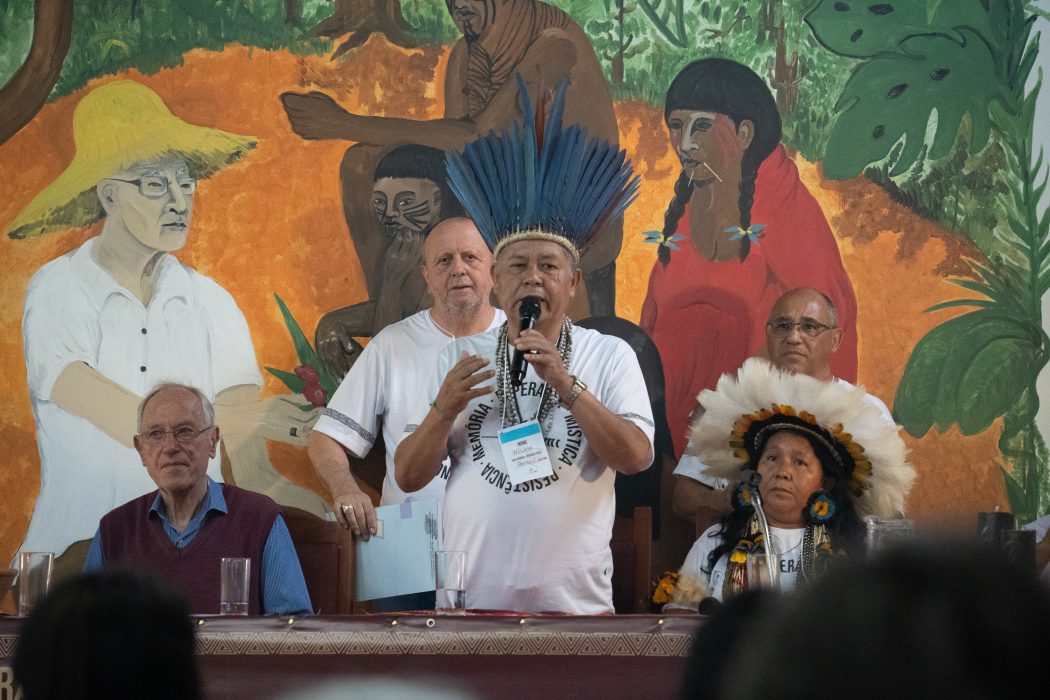 Wilson Pataxó Hã-Hã-Hãe, durante abertura do Congresso de 50 anos do Cimi. Foto: Hellen Loures/Cimi