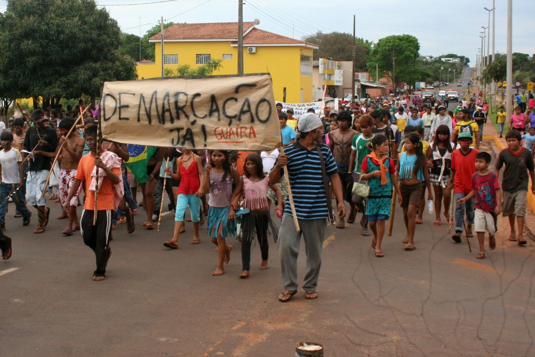 Protesto Guarani na cidade de Guaíra. Foto: Diego Pelizzari/Cimi