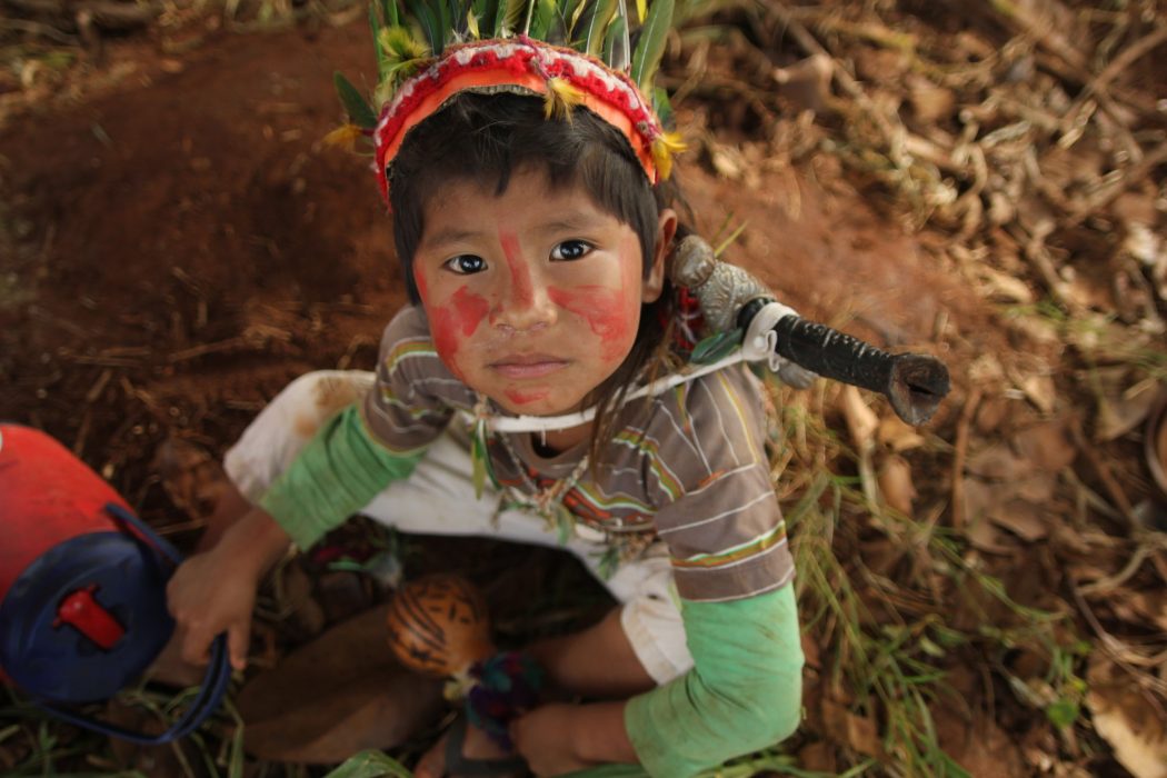 Comunidade indígena Guarani Ñandeva de Yvy Katu, municípios de Japorã e Iguatemi (MS), fronteira com o Paraguai. Foto: Ruy Sposati/Cimi