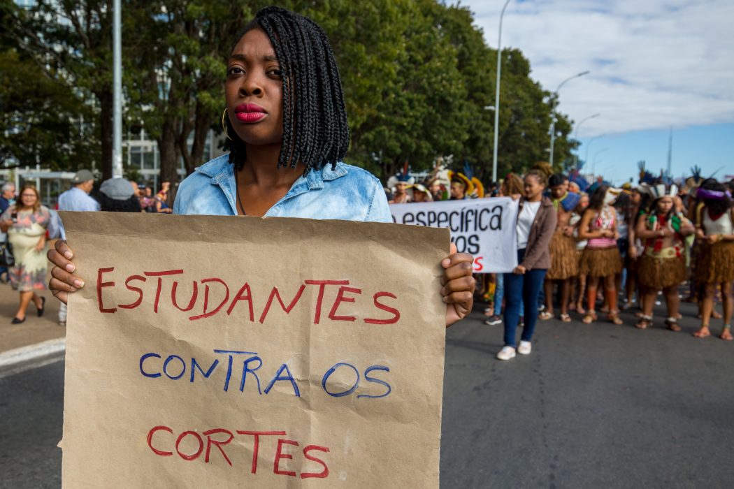 Estudantes indígenas e quilombolas marcharam em Brasília por políticas de permanência estudantil. Foto: Tiago Miotto/Cimi