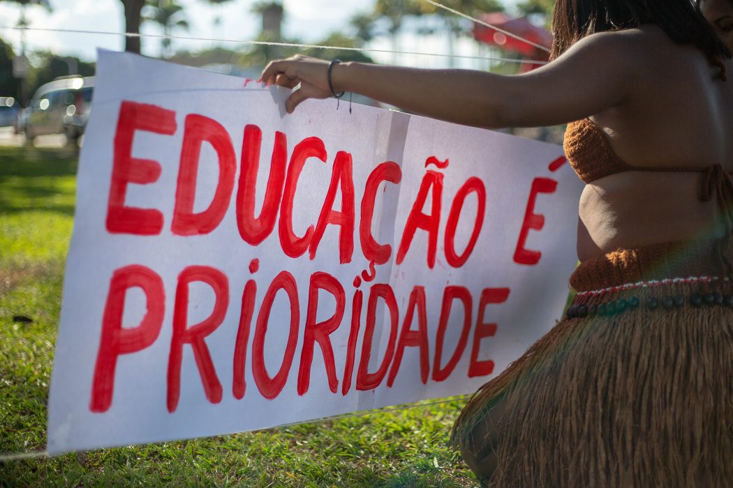 No final de maio, estudantes indígenas e quilombolas em Brasília não aceitaram as propostas de cortes anunciadas pelo MEC. Foto: Guilherme Cavalli/Cimi