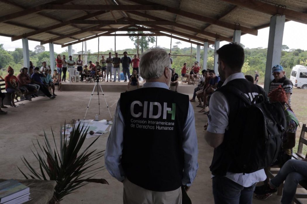 Visita da CIDH à aldeia Açaizal, território do povo Munduruku em Santarém (PA), foi alvo de intimidações de fazendeiros. Foto: CIDH/divulgação