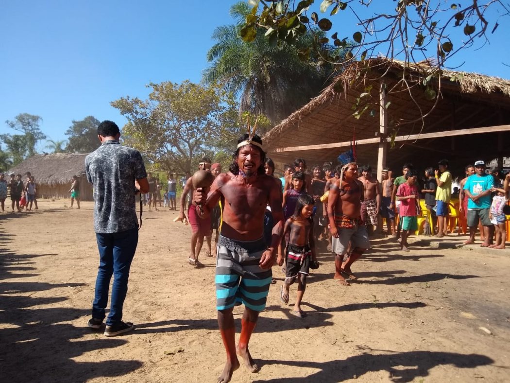 O maracá com seu canto e força deu a acolhida a todos os povos e aos aliados. Foto por Cimi - Regional Goiás/Tocantins