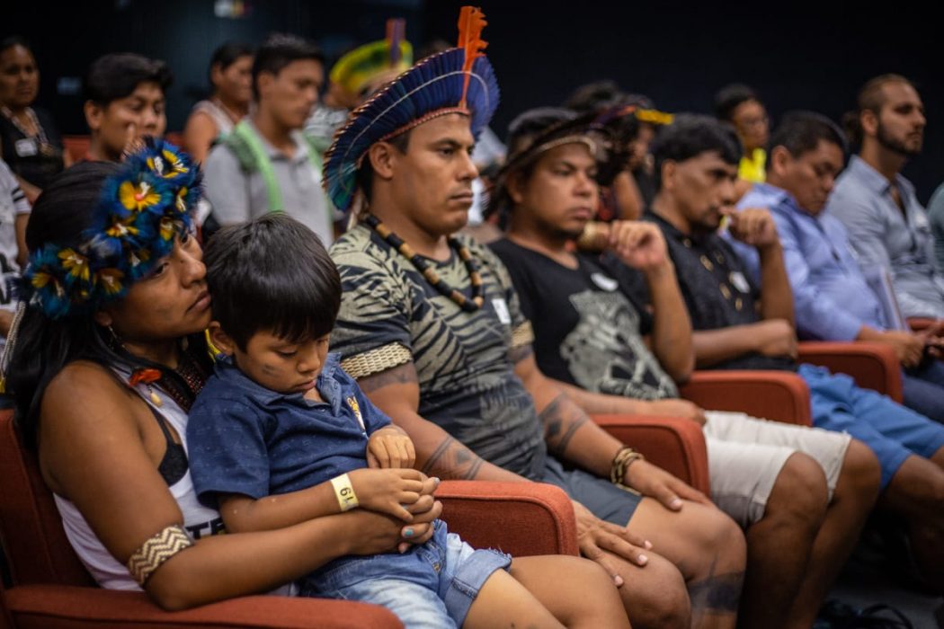 Indígenas acompanham audiência do caso Xokleng no STF. Foto: Tiago Miotto/Cimi