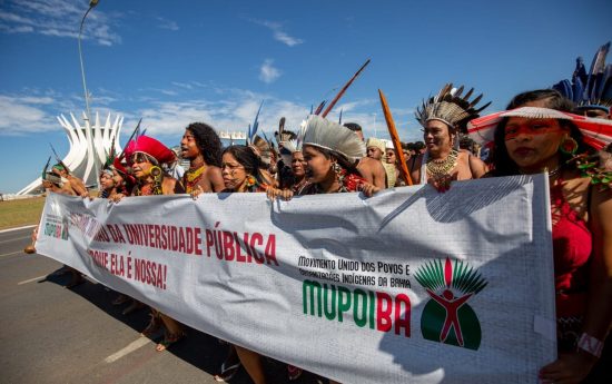 Marcha em defesa de políticas de permanência para indígenas e quilombolas no ensino superior. Foto: Tiago Miotto/Cimi
