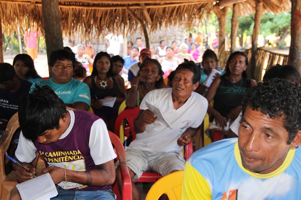 Mulheres, jovens, lideranas e caciques de 26 aldeias do povo Apinaj participaram do encontro. Foto: Laudovina Pereira/Cimi Gois-Tocantins