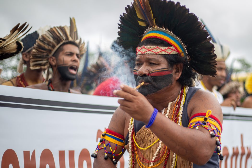Povos indígenas do sul e extremo sul da Bahia marcharam até o Ministério da Justiça, em Brasília, cobrando a demarcação de suas terras. Foto: Tiago Miotto/Cimi