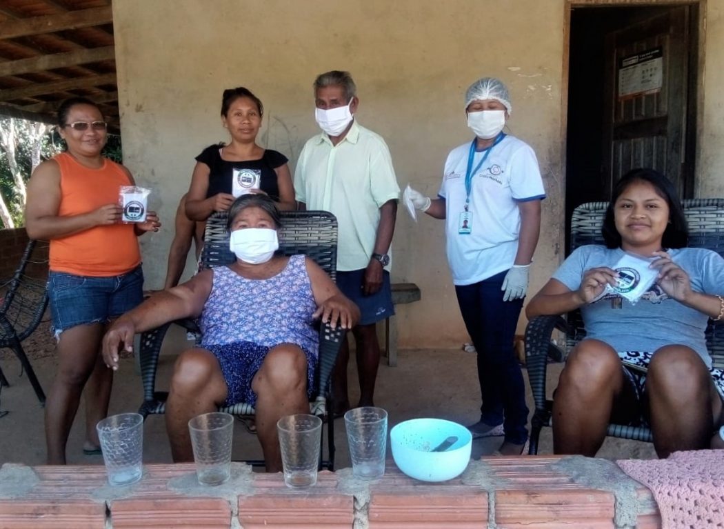 A distribuição das máscaras e álcool em gel são ações fundamentais para que os povos possam se proteger e evitar a contaminação pelo vírus. Foto: Regional Goiás/Tocantins do Cimi 