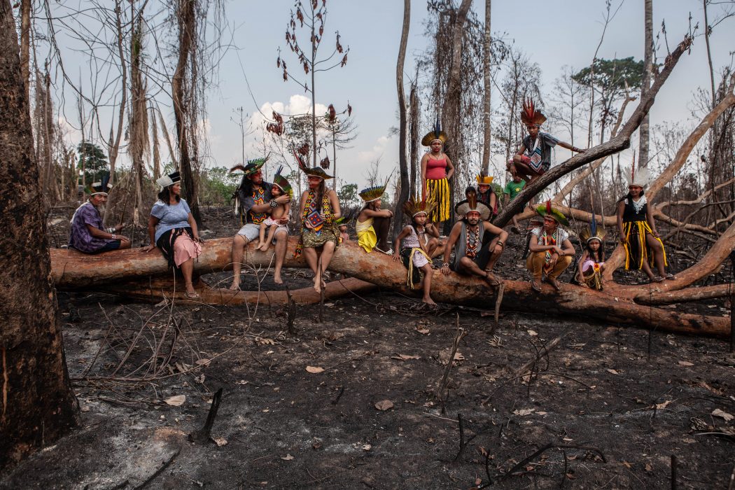 Queimadas devastaram território Huni Kui, em Rio Branco (AC), em 2019. Foto: Denisa Starbova