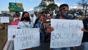 Em Brasília, povos indígenas protestam em defesa de seus direitos durante abertura da Copa América