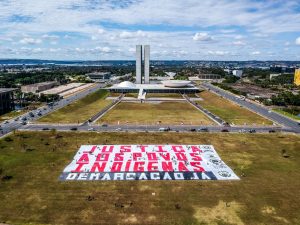 Apib divulga manifesto do Levante Pela Terra, mobilização que reúne centenas de indígenas em Brasília