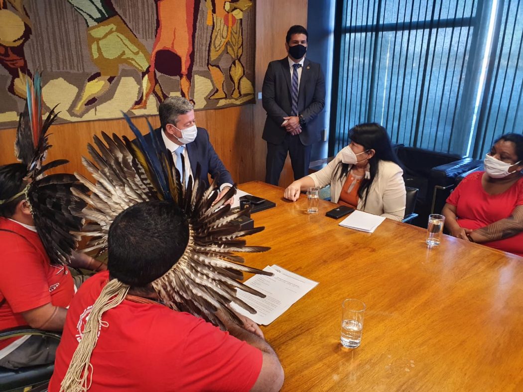 Em reunião com o presidente da Câmara, Arthur Lira, lideranças indígenas pediram o arquivamento do PL 490. Foto: Mayra Wapichana/Ascom Joenia Wapichana