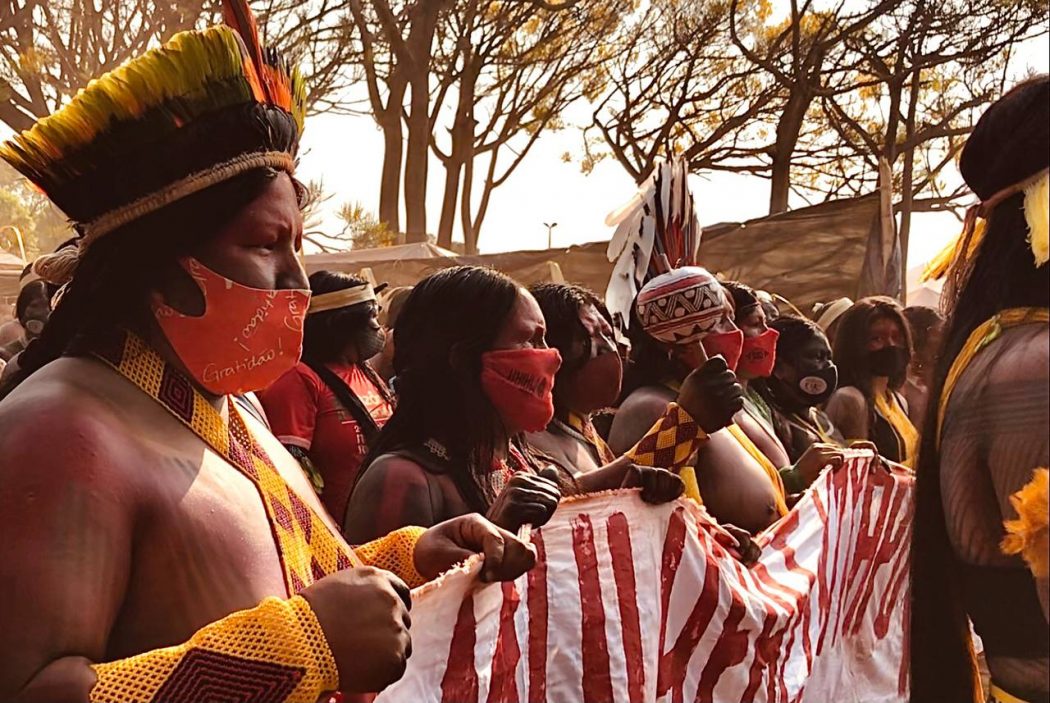 Manifestação durante a II Marcha Nacional das Mulheres Indígenas, que reuniu mais 5 mil indígenas em Brasília, no dia 10 de setembro de 2021. Foto: Hellen Loures/Cimi