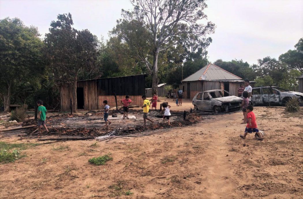 Incêndio criminoso na aldeia Pindó Mirim, Terra Indígena Itapuã, em Viamão, no Rio Grande do Sul. Foto: Povo Mbya Guarani 