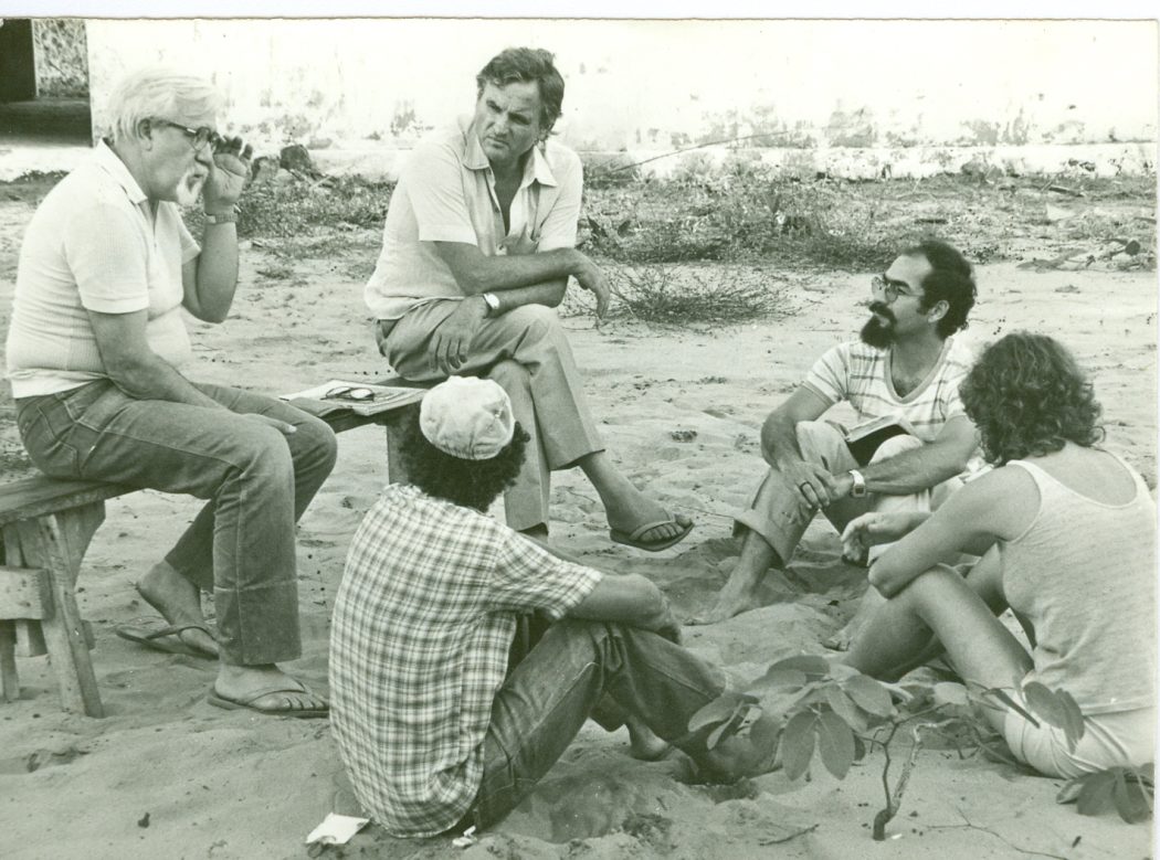 Em 1984, a prelazia de São Félix do Araguaia (MT) realizou um encontro entre missionários, indígenas Tapirapé e Karajá e aliados, como Bartolomeu Meliá, para discutir as perspectivas da evangelização entre povos indígenas. Foto: Paulo Suess/Cimi