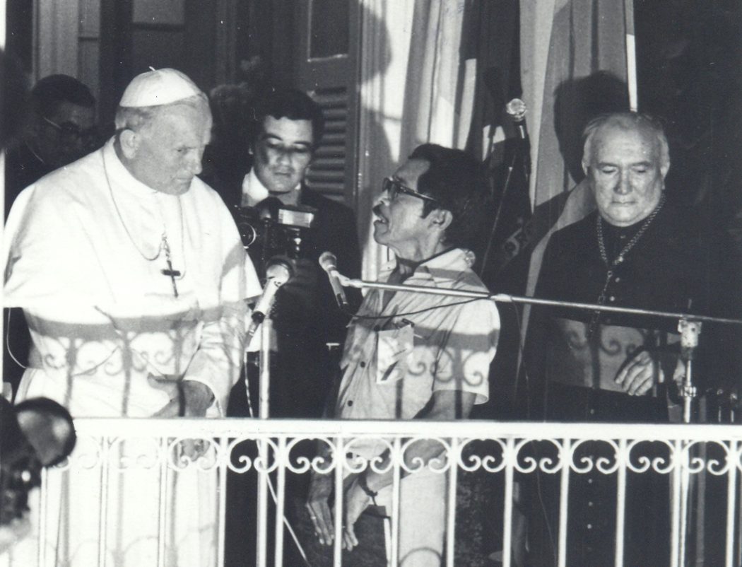 Marçal de Souza Tupã-i discursa ao papa João Paulo II, em Manaus, em 1980. Foto: Paulo Suess/Cimi