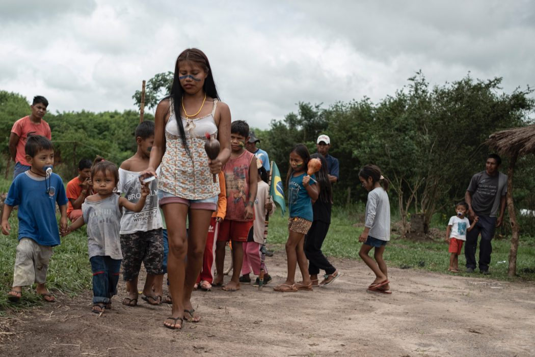 A comunidade Guarani e Kaiowá do tekoha Mboreviry, em Naviraí (MS), reivindica a demarcação da área retomada em outubro de 2021. Foto: Ruy Sposati/Cimi Regional Mato Grosso do Sul