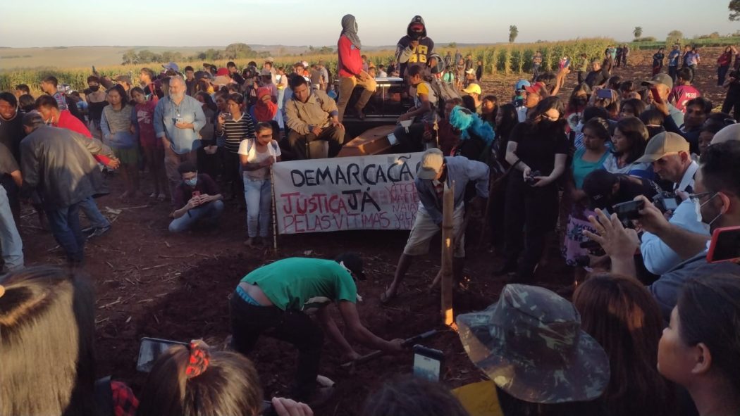 Enterro Vitor Guarani Kaiowa, em Guapoy, Amambai (MS) - Foto povos Guarani Kaiowa - 27 de junho de 2022
