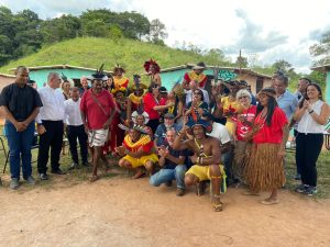 Embaixadora de Direitos Humanos dos Países Baixos visita comunidades indígenas