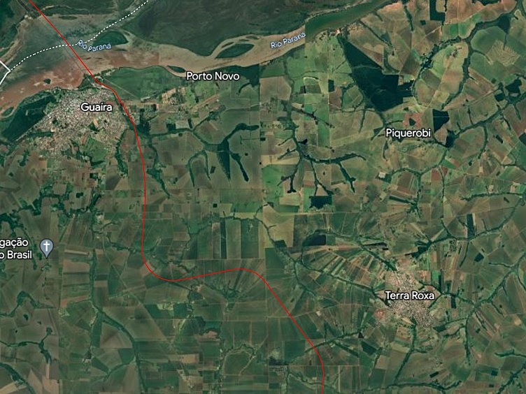 Em vermelho, o traçado da Nova Ferroeste entre os municípios de Guaíra e Terra Roxa; pelo menos quatro comunidades podem ser afetadas / Reprodução