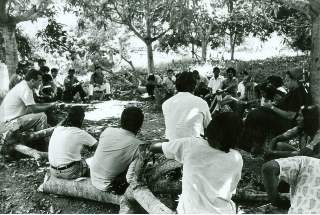 Primeira Assembleia de Chefes Indígenas, 1974, em Diamantino (MT). Foto: Mário Chimanuvitech/arquivo Cimi