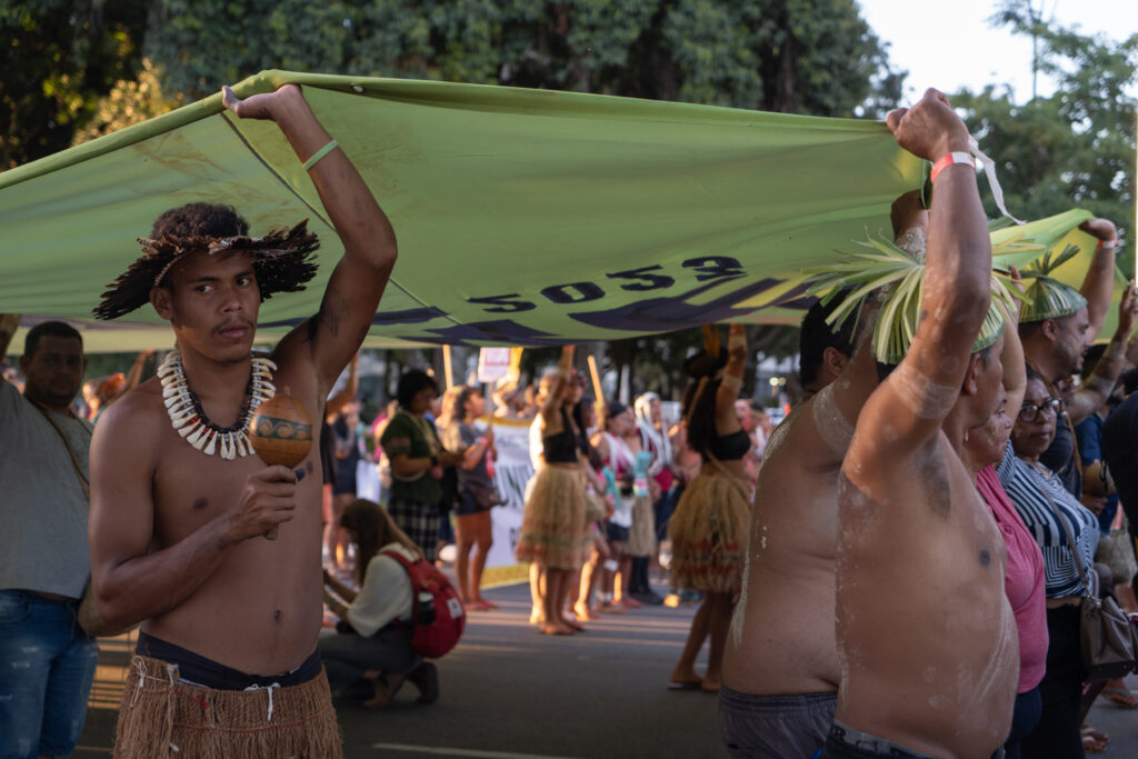 Mais de cinco mil indígenas participaram da marcha do ATL 2023, em manifestação em defesa dos direitos indígenas e contra a tese do marco temporal. Foto: Maiara Dourado/Cimi