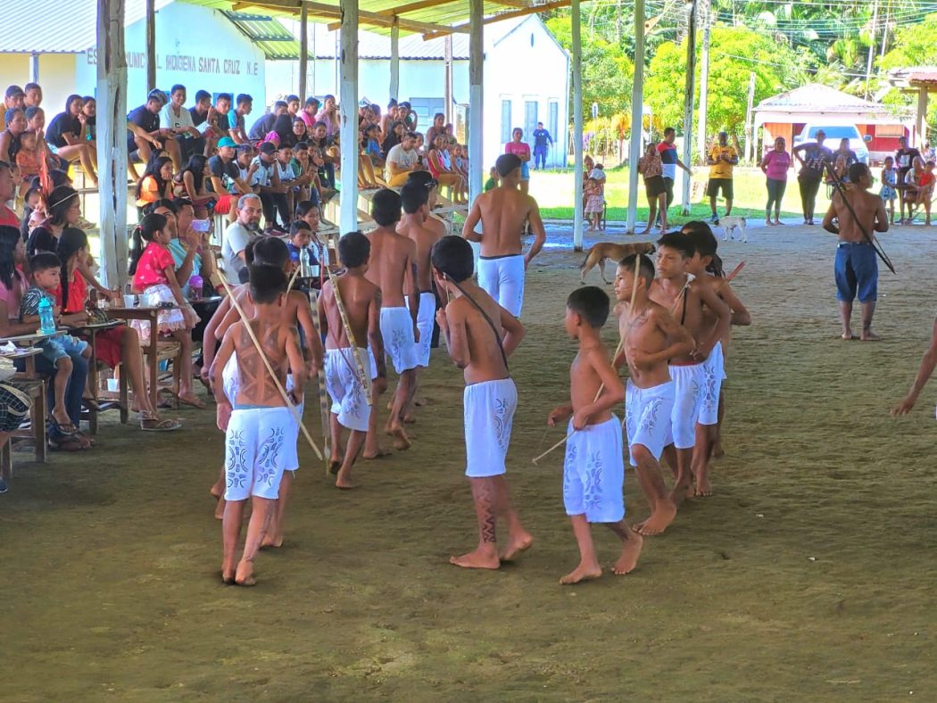 Momento cultural no Encontro de Professores Indígenas. Foto: Cimi Regional Norte 1/ Equipe Tefé
