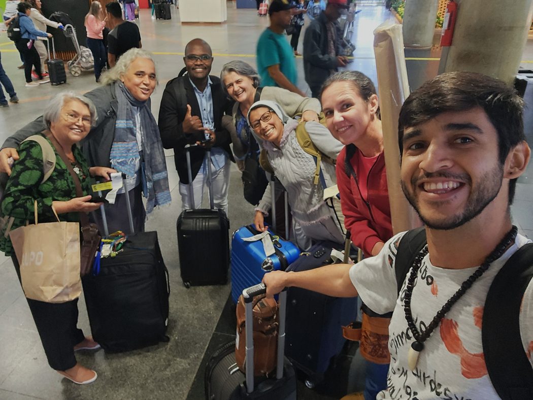 Chegada dos missionários no aeroporto de Brasília no dia 25 de junho de 2023. Foto: Frei Klenner Antônio da Silva