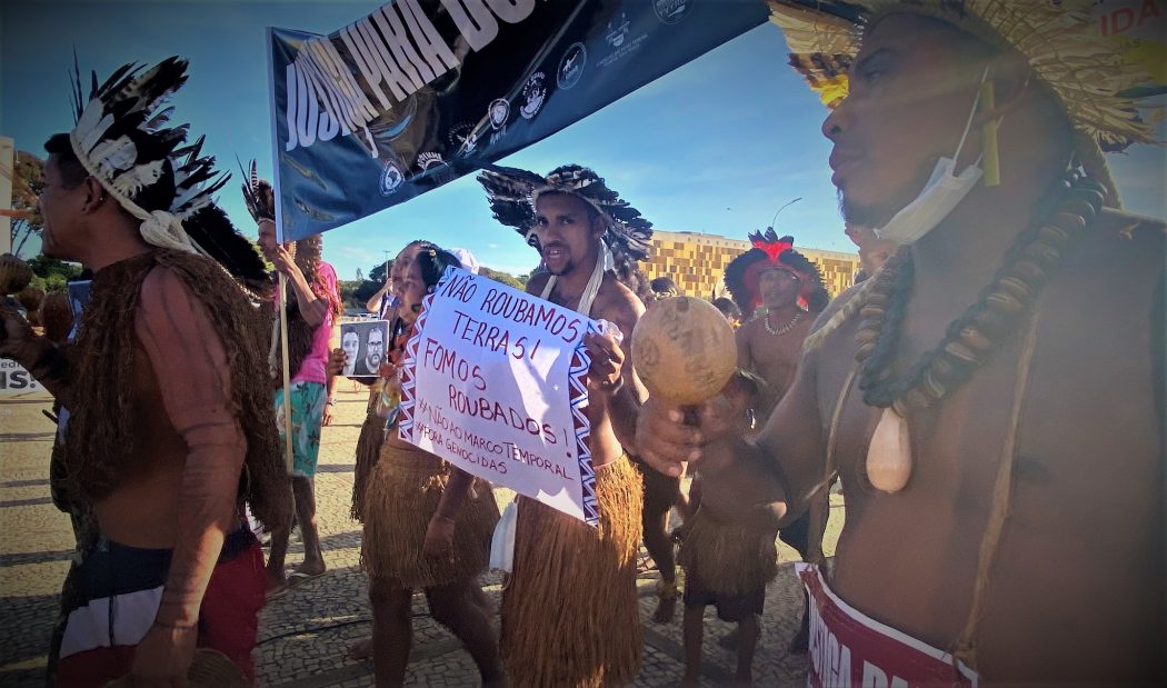 Manifestação indígena em Brasília contra o marco temporal, em junho de 2022. Foto: Hellen Loures/Cimi
