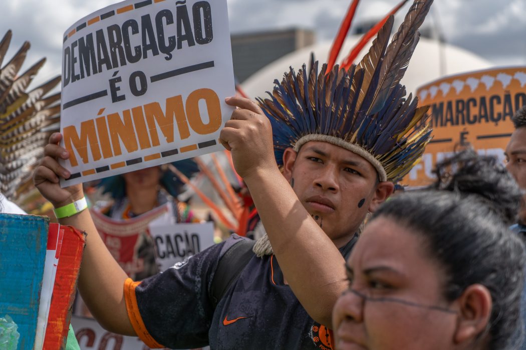 Marcha em Brasília (DF) no dia 30 de agosto de 2023, data da retomada do julgamento do marco temporal no STF. Foto: Tiago Miotto/Cimi