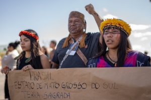 Vídeo: “Sem demarcação, Kaiowá e Guarani vão continuar morrendo” | Ato Guarani e Kaiowá em Brasília