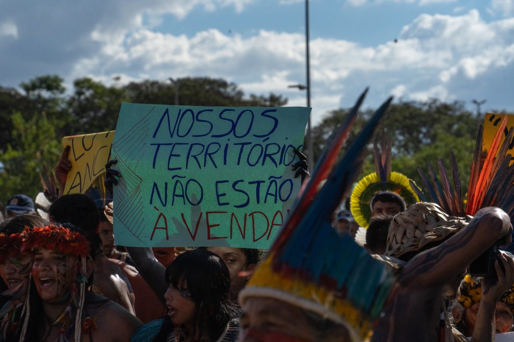 Manifestação indígena no Acampamento Terra Livre (ATL) 2024, em Brasília. Foto: Hellen Loures/Cimi