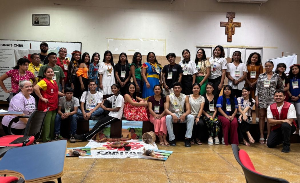 A Oficina "Juventude Indígena e as Mídias Sociais no Contexto Urbano" contou com 32 jovens de onze comunidades indígenas. Foto: Arlisson Farias