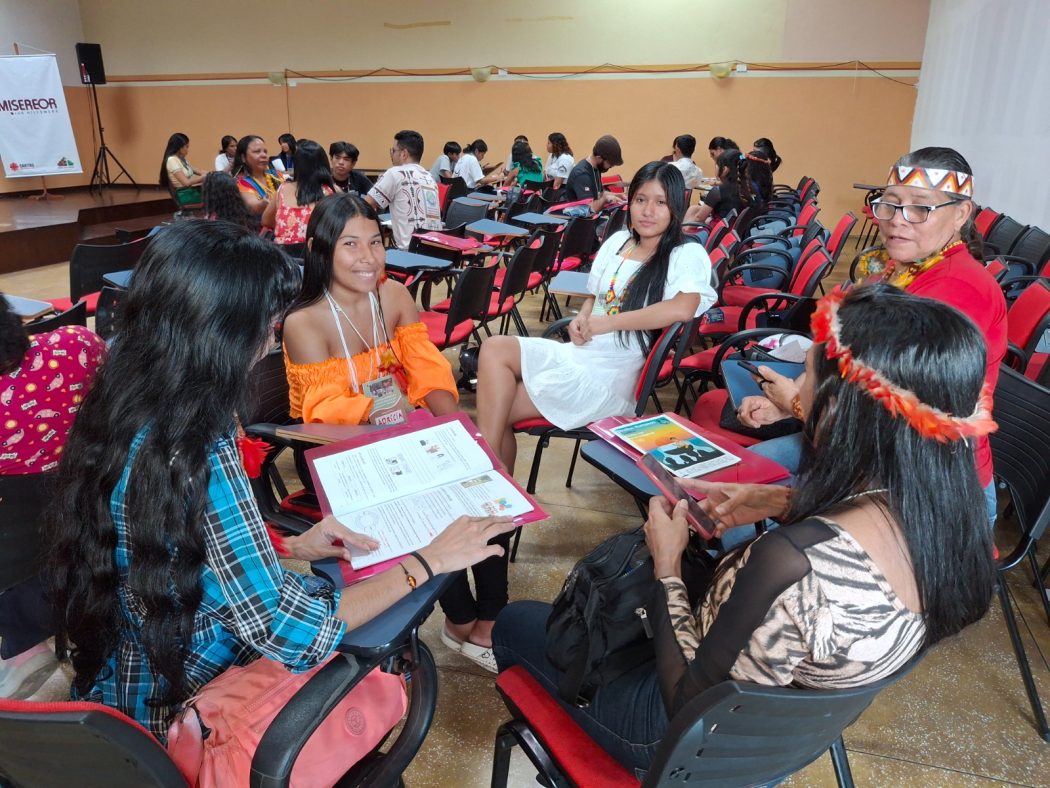 A Oficina "Juventude Indígena e as Mídias Sociais no Contexto Urbano" contou com 32 jovens de onze comunidades indígenas. Foto: Ligia Apel | Cimi Regional Norte 1