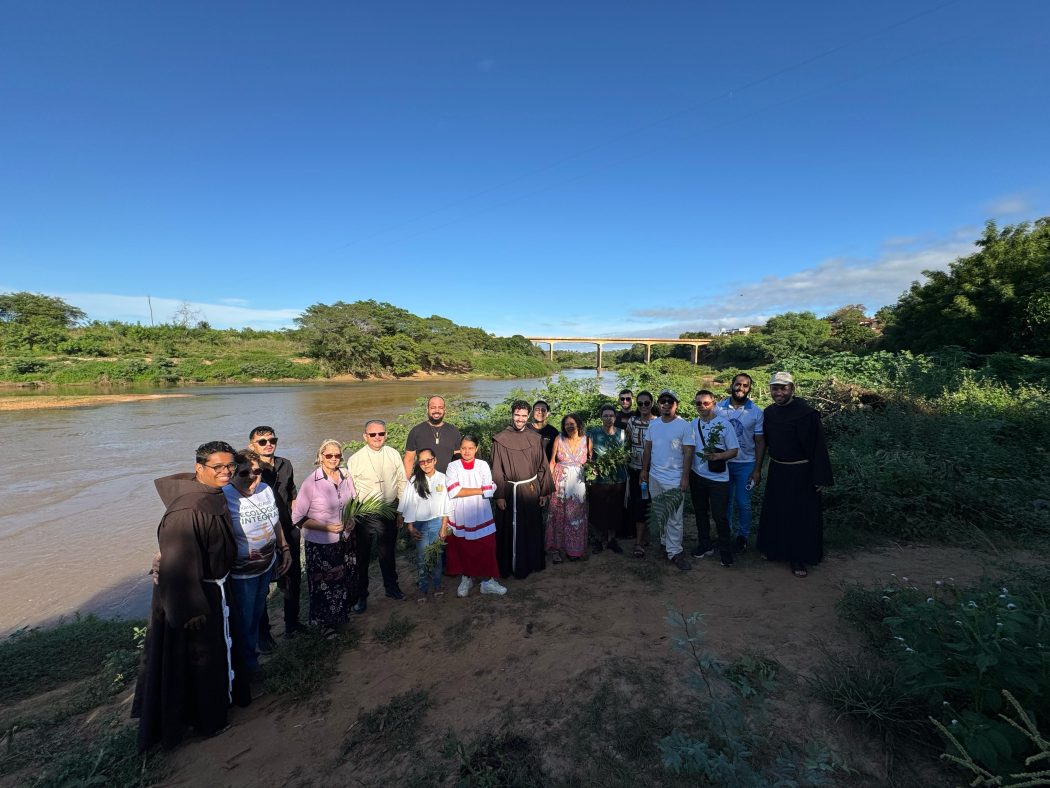 Entre 13 e 20 de abril, a Diocese de Araçuaí, a CRB e o Cimi Regional Leste realizaram uma ação missionária de solidariedade junto a povos e comunidades tradicionais do nordeste de Minas Gerais. Foto: Dom Geraldo dos Reis Maia