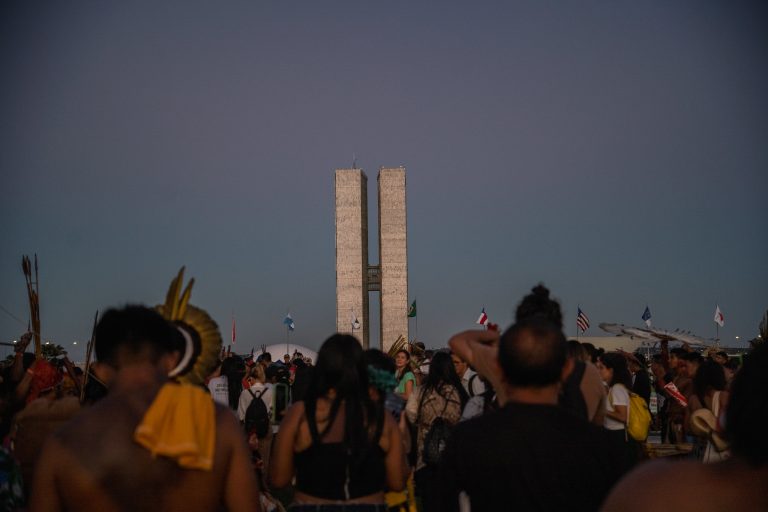 Senado aprova projeto que desmonta rito de demarcação de terras indígenas