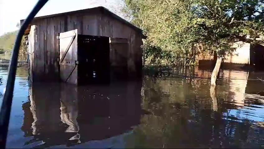 Casas Guarani Mbya no tekoa Ka'aguy Porã, em Barra Do Ribeiro (RS), também foram invadidas pela água em maio de 2024. Foto: comunidade