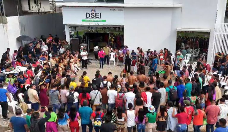 “O movimento ainda está aqui na frente do Dsei e vai continuar”, afirmam os povos indígenas de Roraima mobilizados há quase um mês