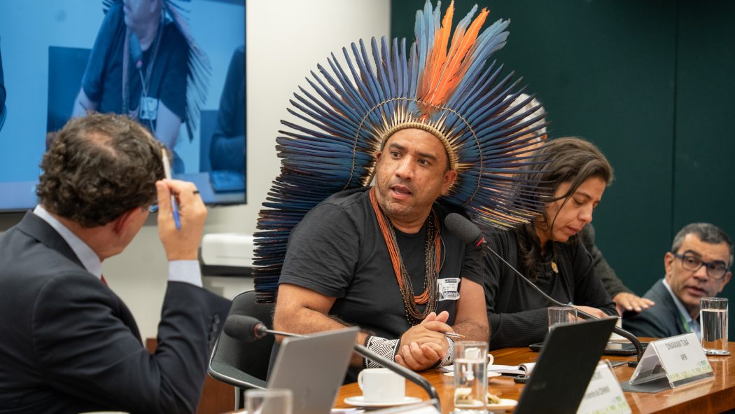 Dinamam Tuxá, da coordenação da Apib, na audiência pública sobre os impactos da Lei do Marco Temporal sobre os povos indígenas realizada no dia 5 de agosto na Comissão de Direitos Humanos e Minorias da Câmara. Foto: Tiago Miotto/Cimi
