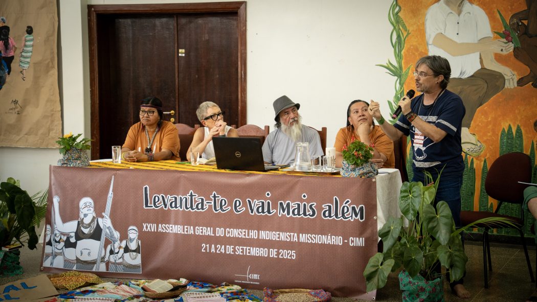 Tarde de análise da conjuntura política e indigenista na XXVI Assembleia Geral do Cimi, no dia 21 de setembro de 2025. Foto: Hellen Loures/Cimi