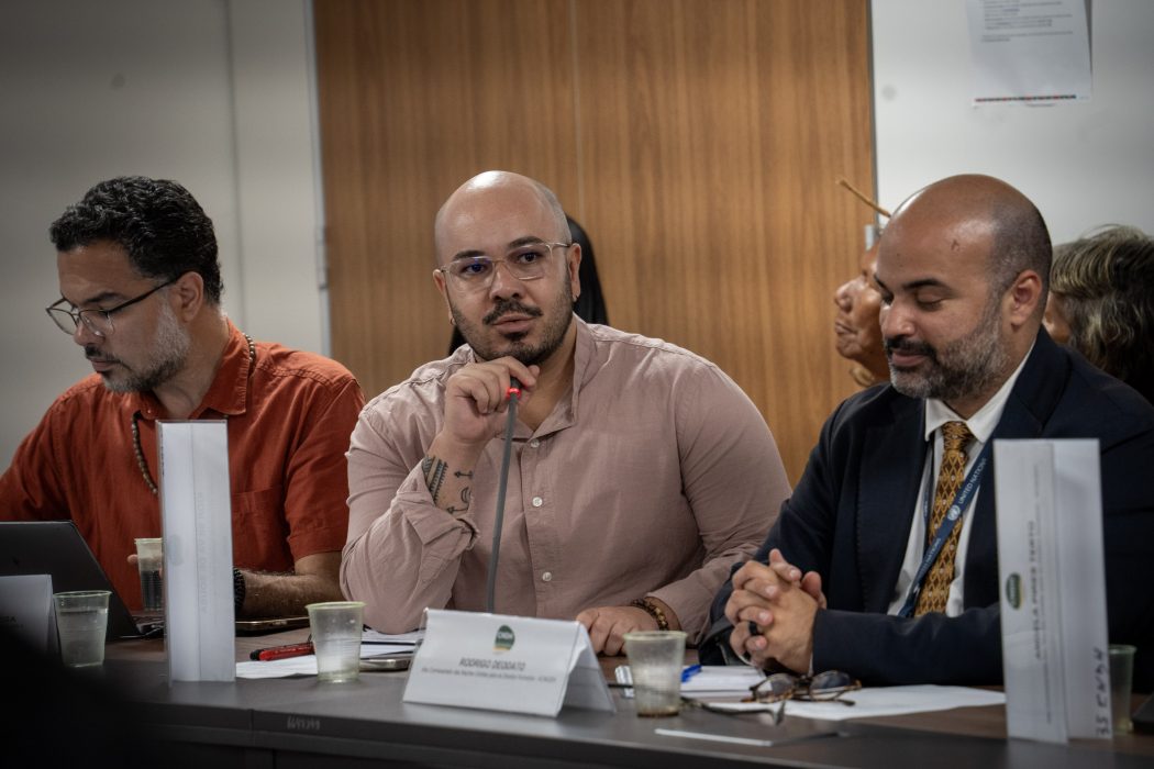  Igor Souza, ouvidor da Fundação Nacional dos Povos Indígenas (Funai), durante o 1º Pleno Extraordinário do Conselho Nacional dos Direitos Humanos (CNDH). Foto: Adi Spezia | Cimi 