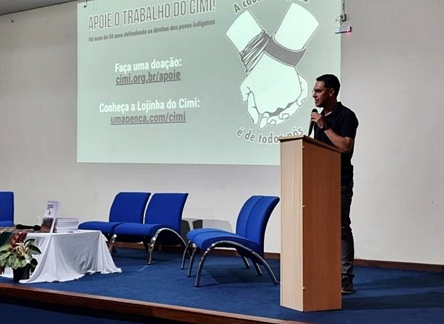 Apresentação do relatório de violência contra os povos indígenas é realizado na Faculdade Jesuíta de Filosofia e Teologia, em Minas Gerais. Foto: Cimi Regional Leste