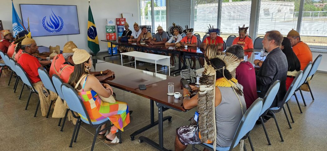 Lideranças dos povos Tuxi, Tumbalalá e Tupinambá de Olivença se reuniram com o Comissário das Nações Unidas, Jan Jarab. Foto: Domingos Andrade | Cimi Regional Leste 