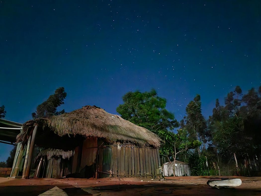 Aldeia Pyelito Kue, de 97 hectares, fica entre o monocultura de eucalipto da Fazenda Cambará e a reserva indígena de Sassoró. Foto: Gabriela Moncau