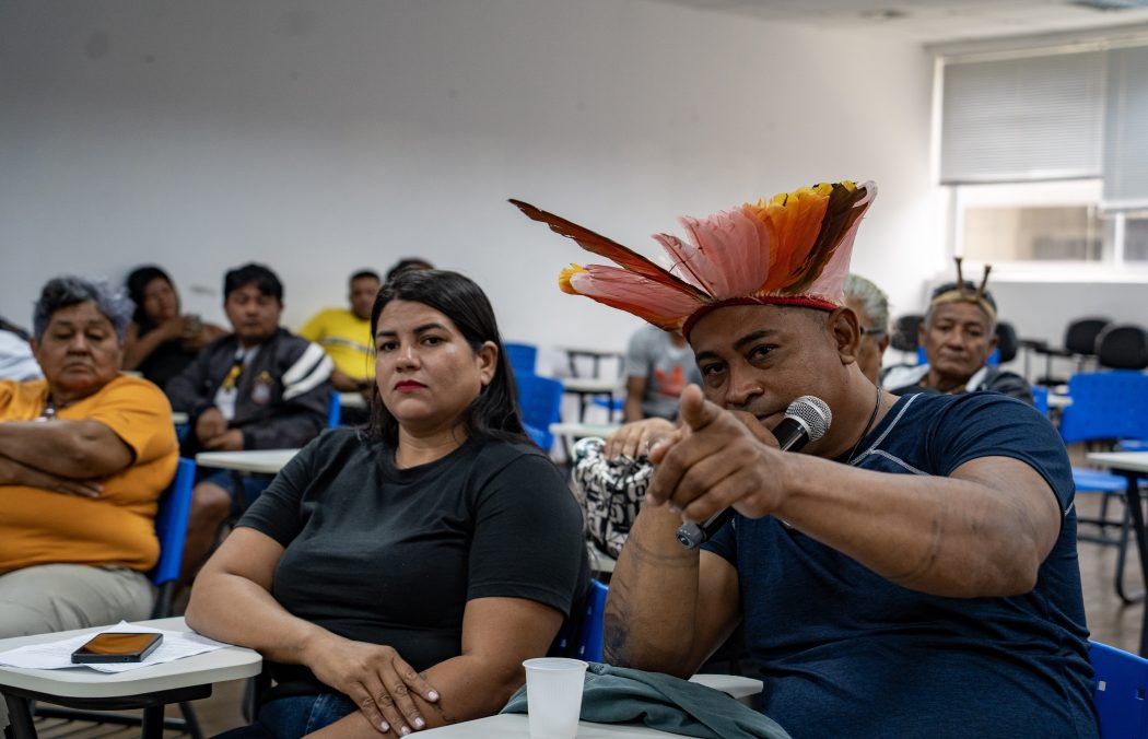 Indígenas de Goiás e Tocantins em audiência com representantes da Funai e MPI, em Brasília. Foto: Adi Spezia / Cimi