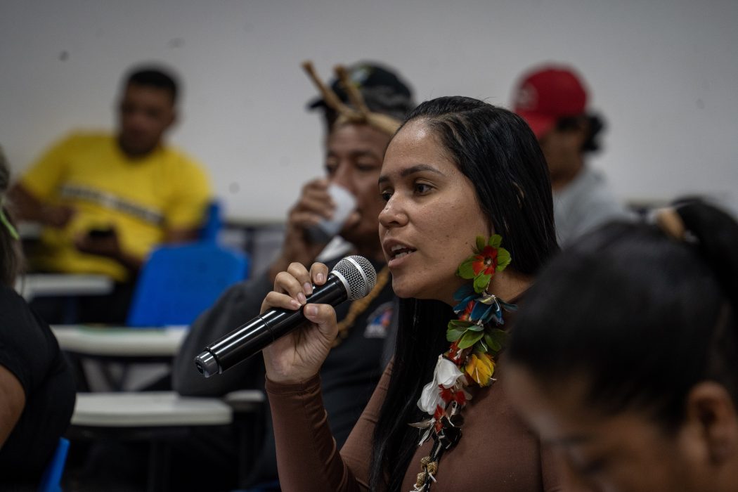 Indígenas de Goiás e Tocantins em audiência com representantes da Funai e MPI, em Brasília. Foto: Adi Spezia / Cimi