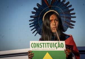 Câmara faz ofensiva contra direitos indígenas em meio a julgamento decisivo sobre demarcações no STF