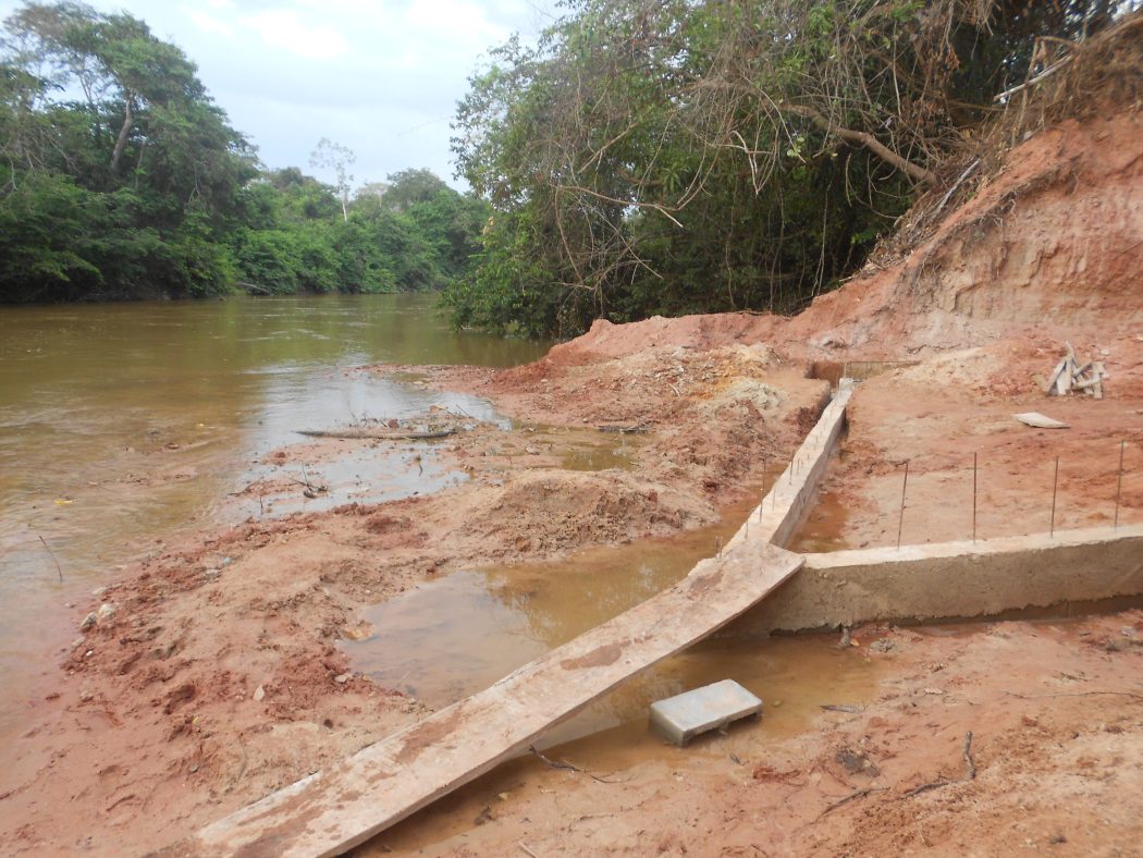 Acesso à aldeia Awa, na Terra Indígena Caru. Foto: Rosana Diniz / Cimi Regional Maranhão