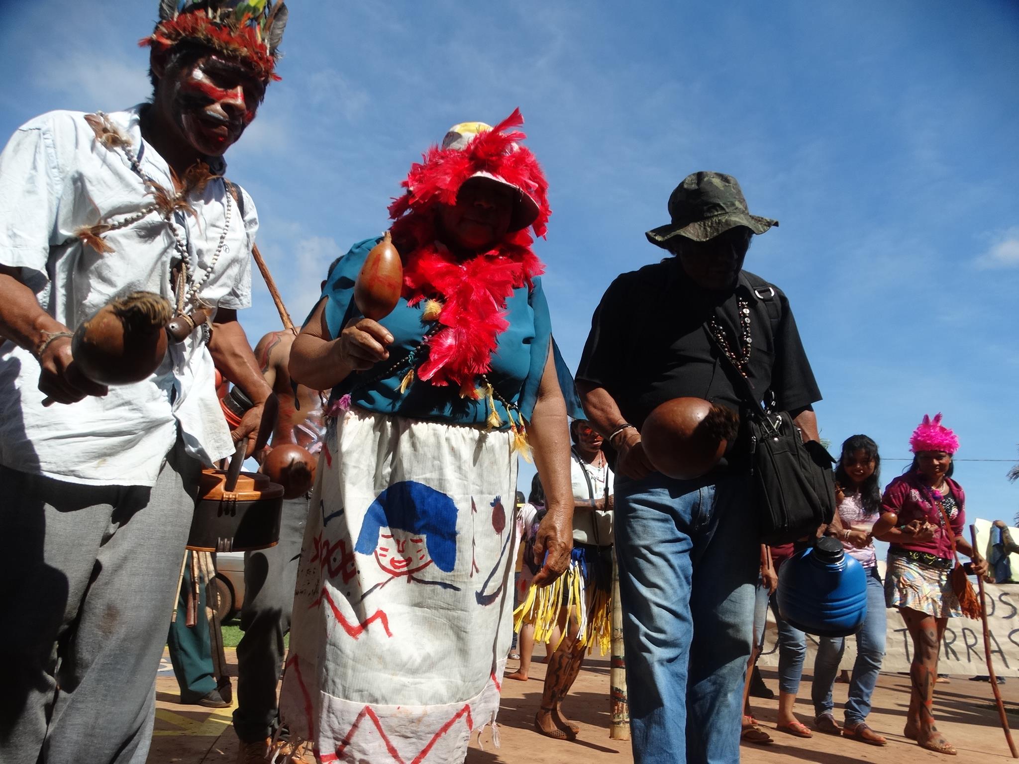 Indígenas Guarani e Kaiowá em Dourados (MS). Foto: Egon Heck/Cimi